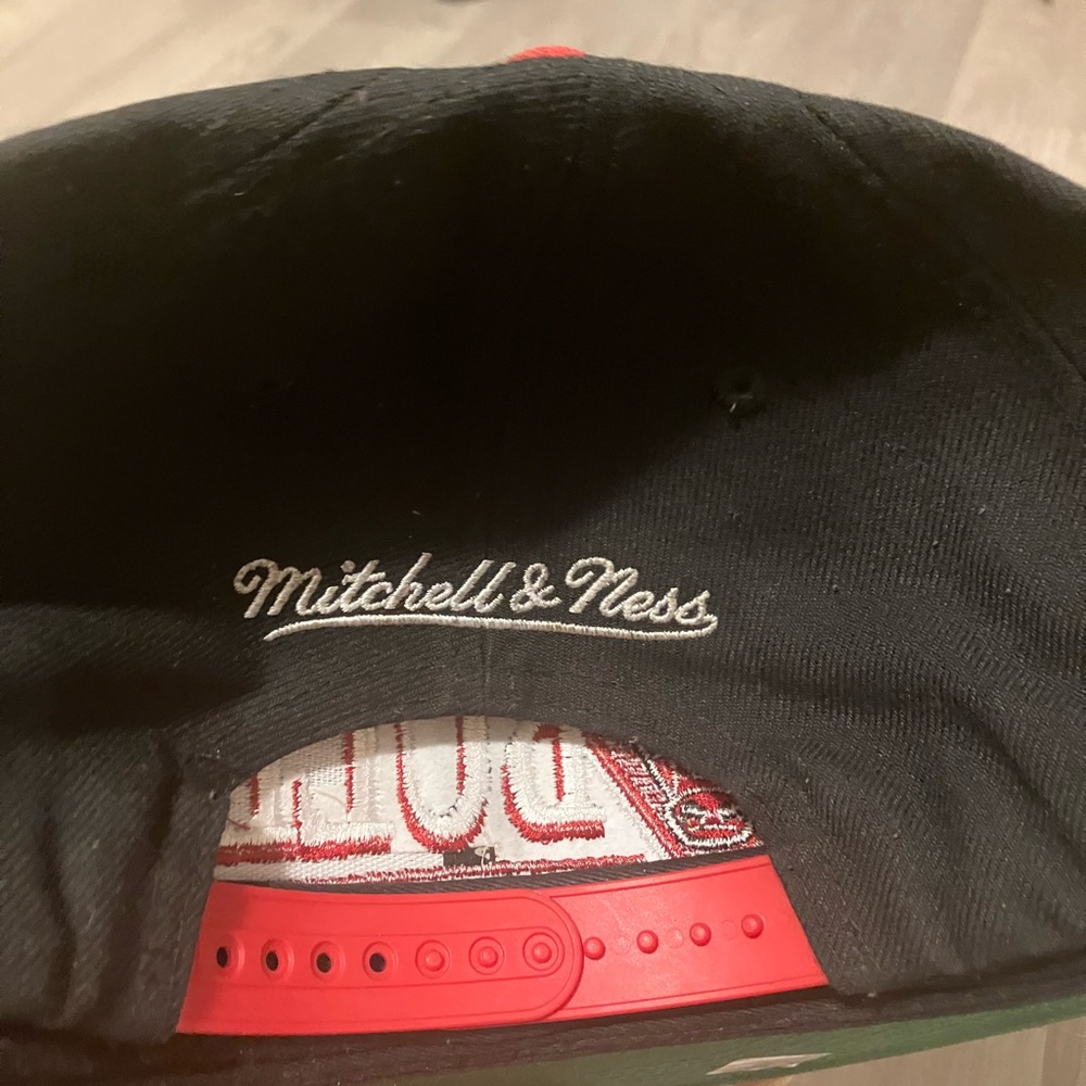 Mitchell & Ness Black and Red Cap - Picture 4 of 5